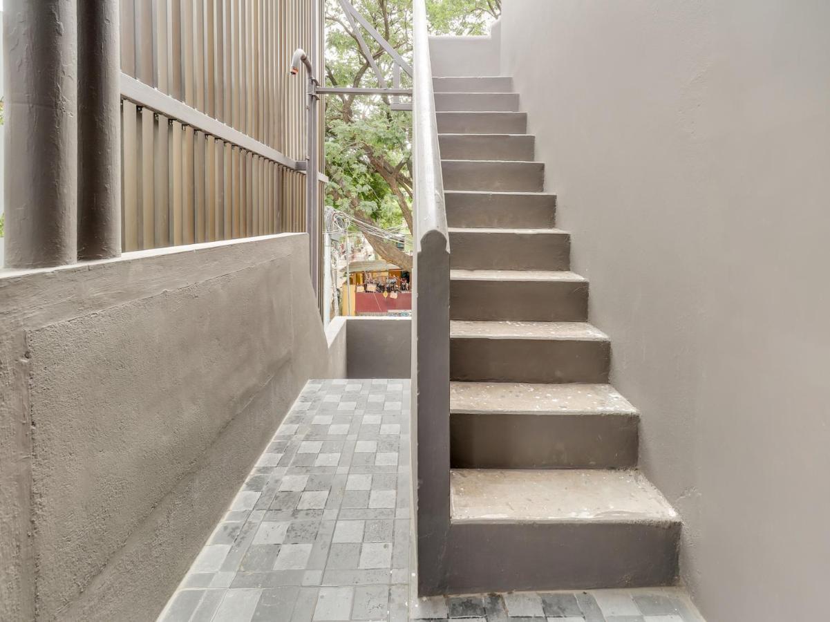 Hotel Fabhotel Chakkra Residency