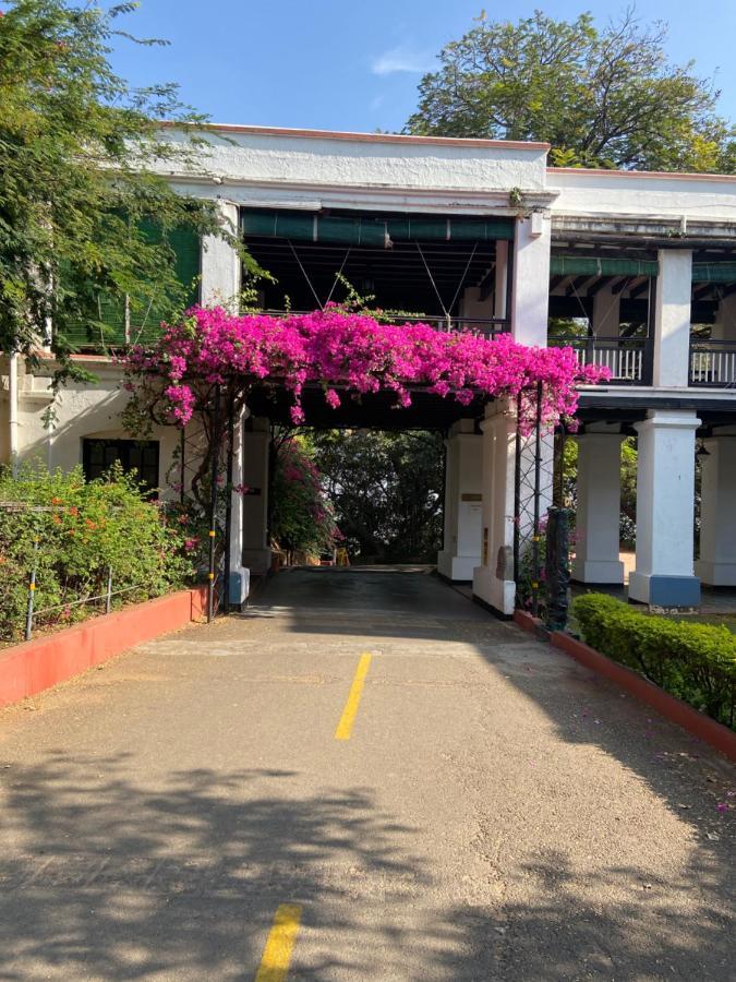 Gateway Hotel