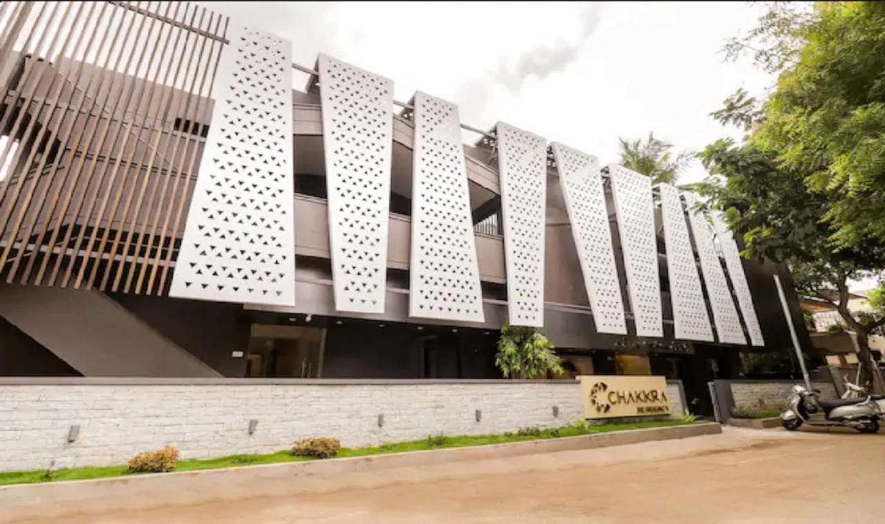 Hotel Fabhotel Chakkra Residency