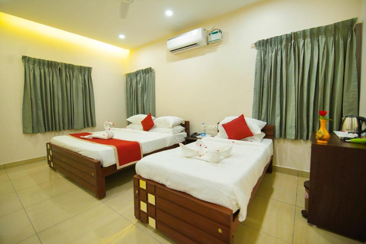 Fabhotel Chakkra Residency