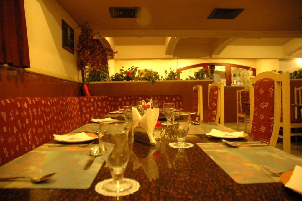 Saratharajans Hotel 3*