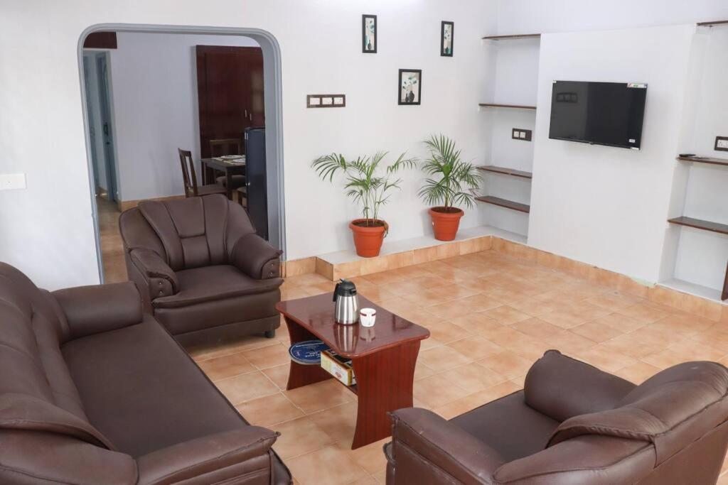 Holiday home Madura - Gorgeous With 2bhk 5 Minutes From Nh44 *