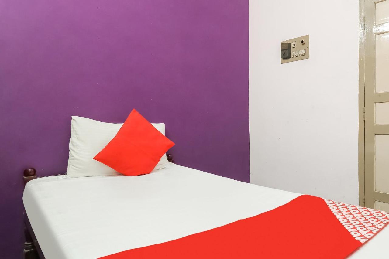 Hotel Oyo Sri Devi Residency 3*