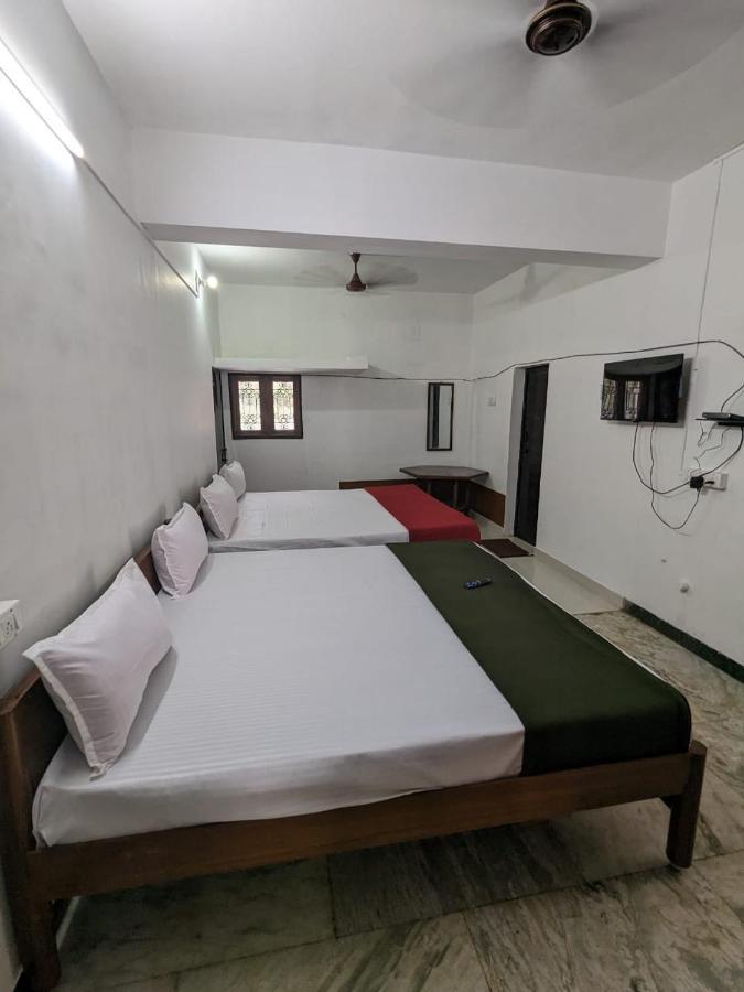 Vrv Residency Hotel 2*