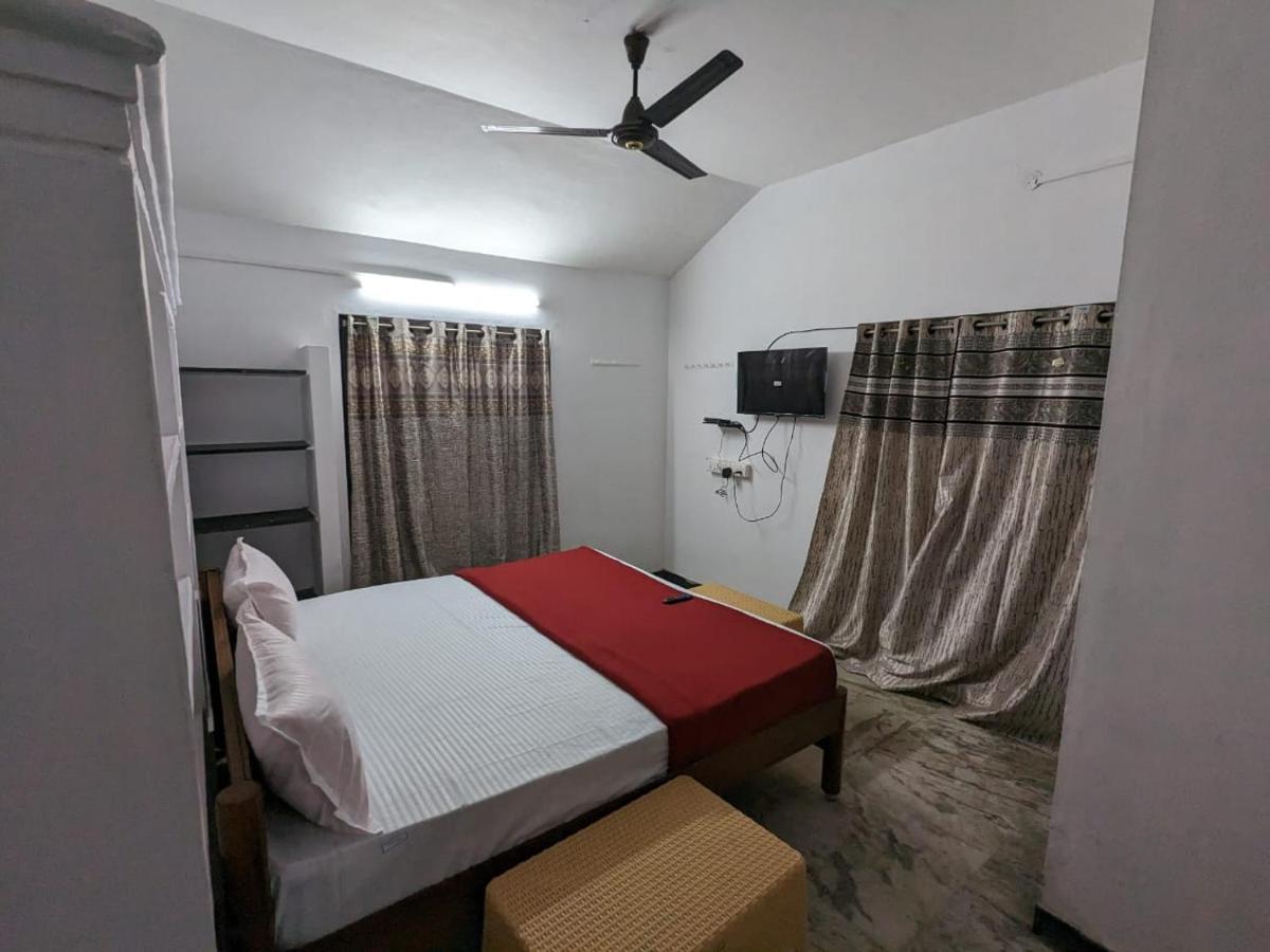 Hotel Vrv Residency