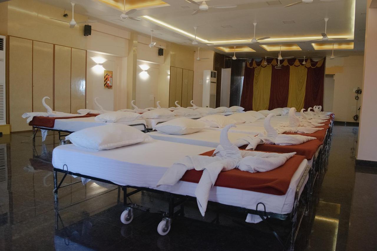 Lotus Hotel 3*