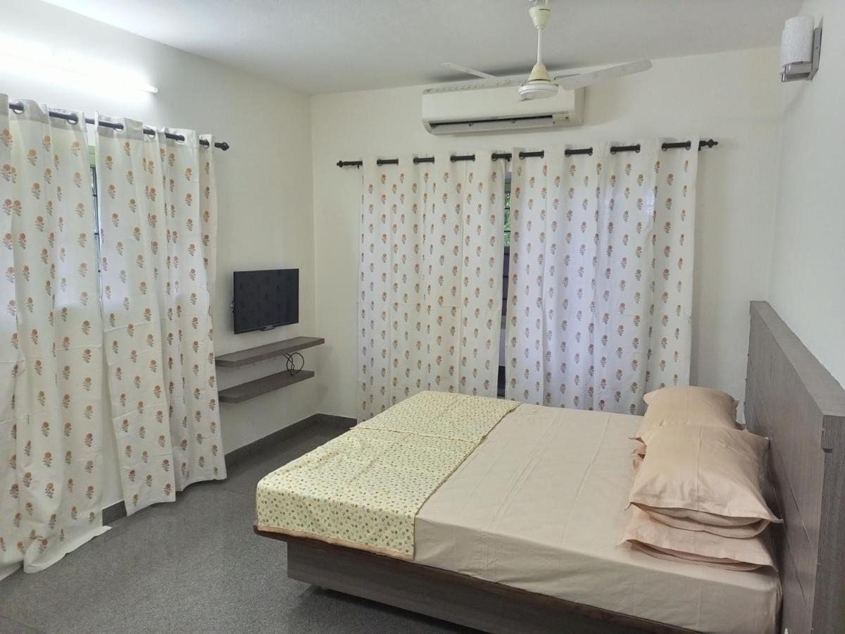 Hotel Transit Nest - Homely Near Airport 2*