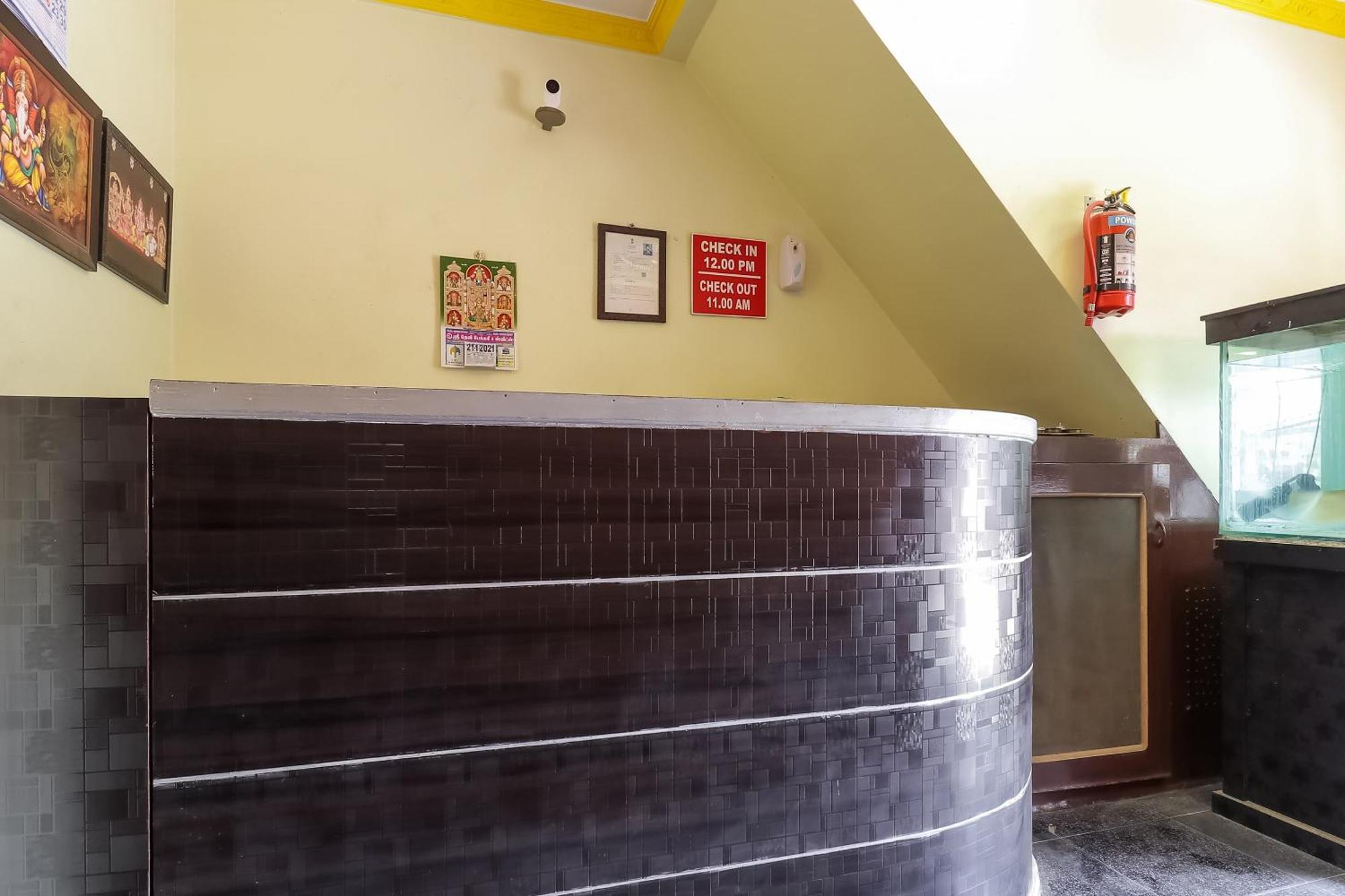 Hotel Oyo Sri Devi Residency 3*