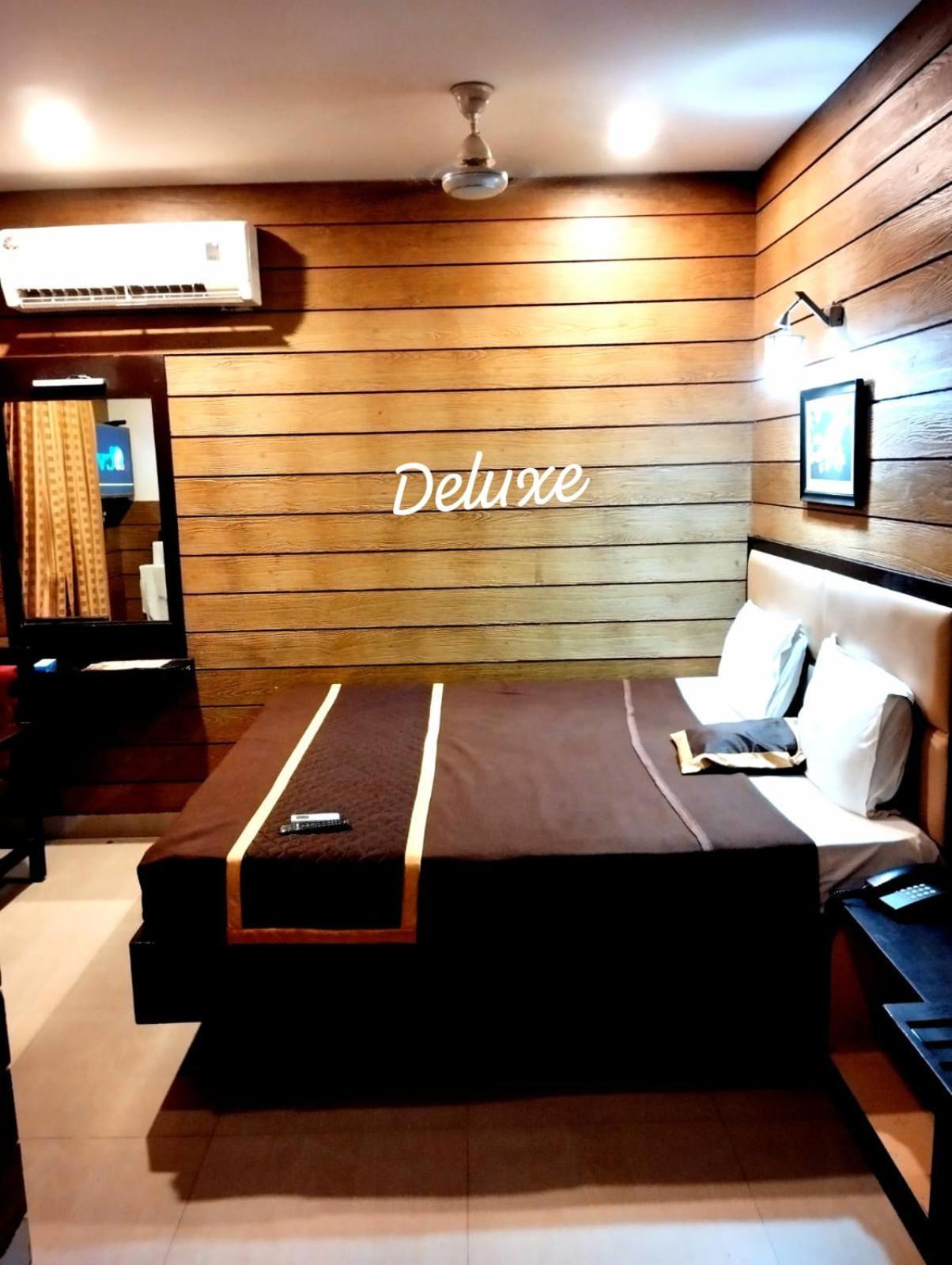 Sri Arulmuthu Residency Hotel