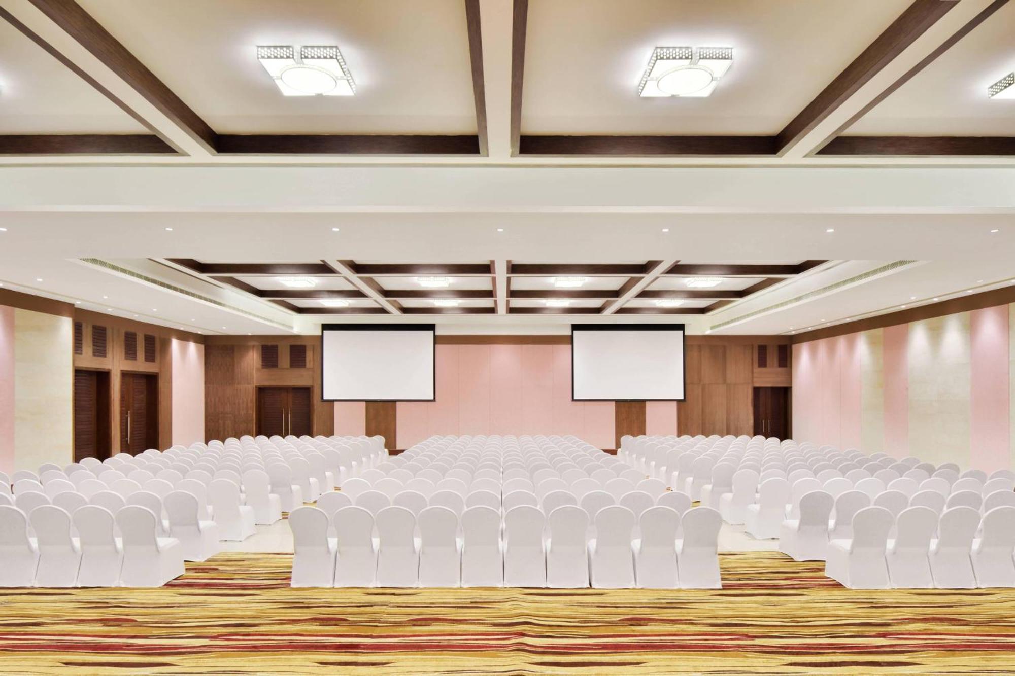 Courtyard By Marriott 5*