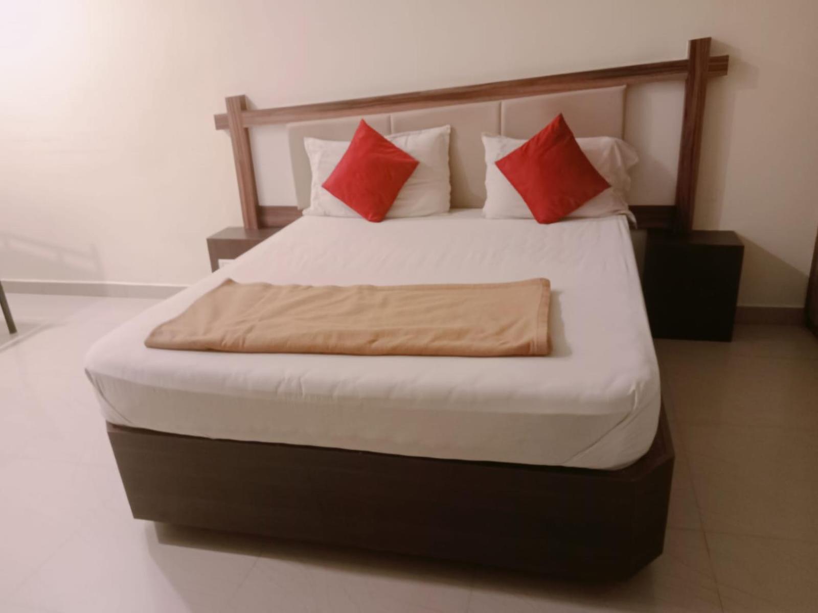 Temple Hotel 3*