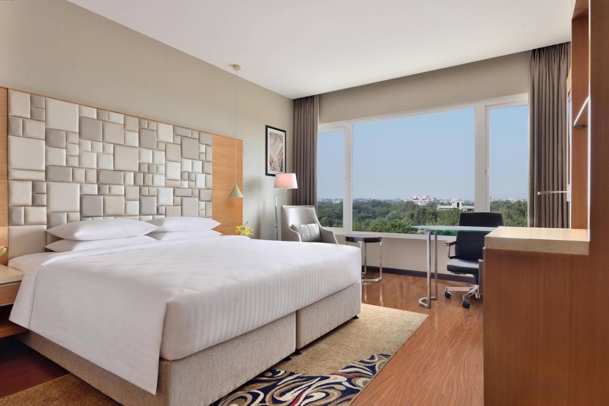 Courtyard By Marriott Hotel 5*