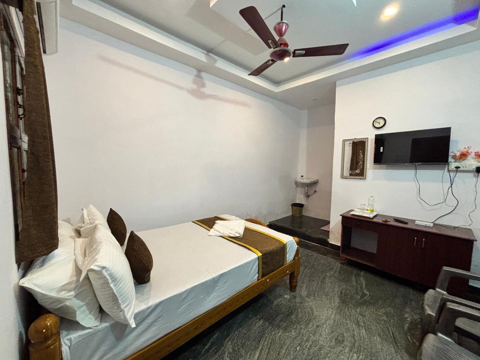 Hotel Sivaresidency
