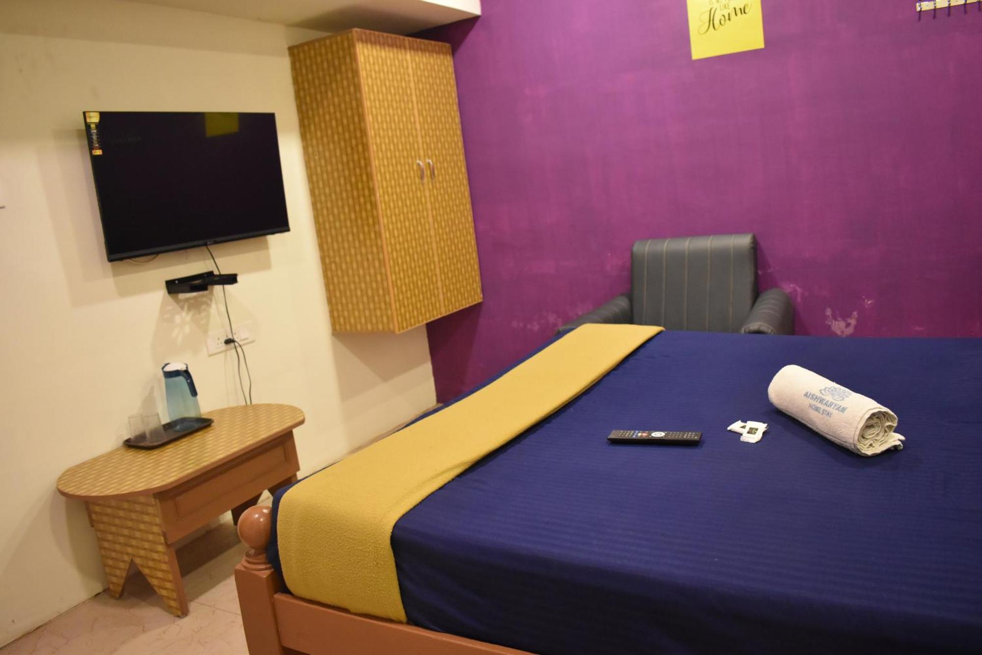 Aishwaryam Guest house *
