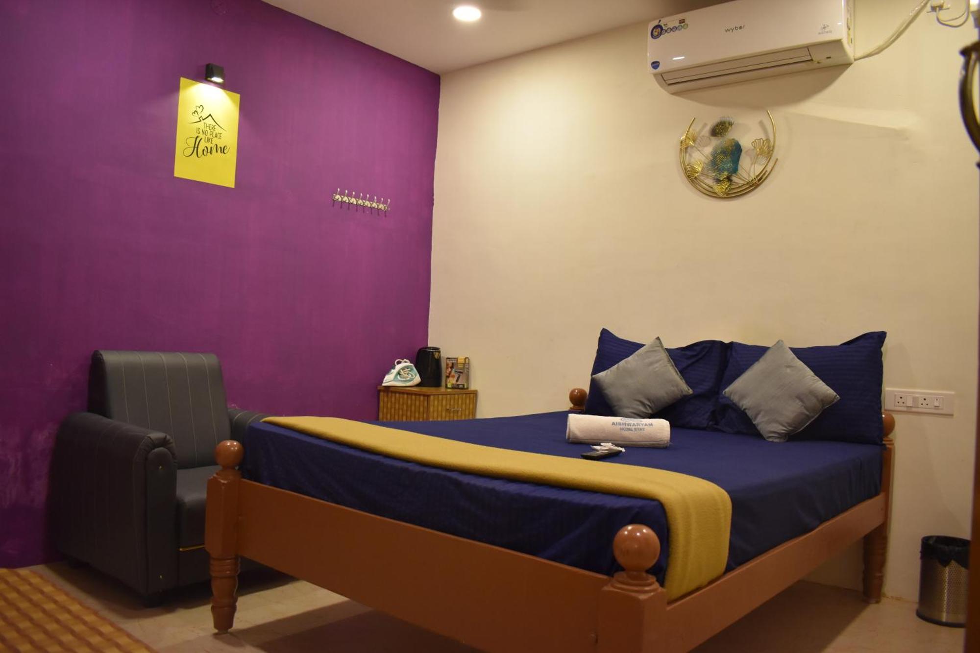 Aishwaryam Guest house *