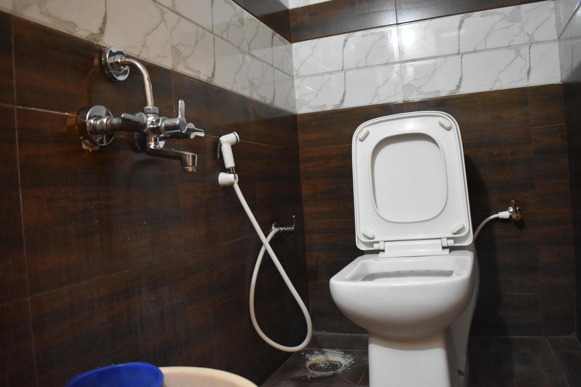 Aishwaryam Guest house Madurai