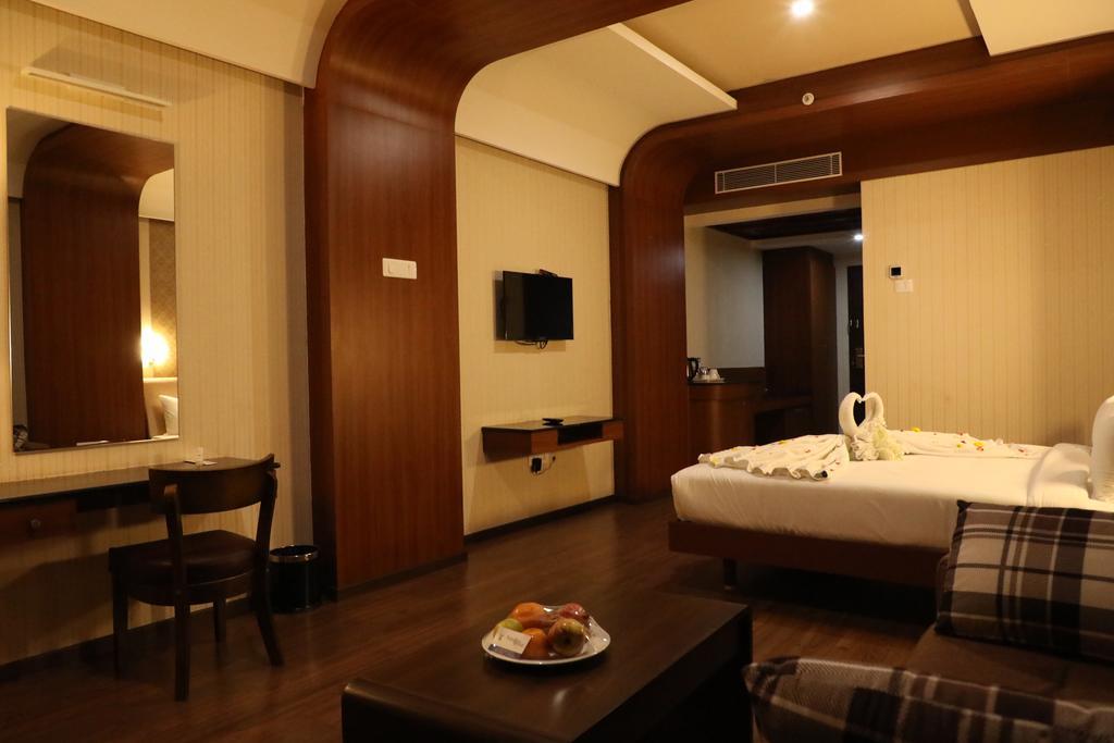 The Thangam Grand Hotel 3*