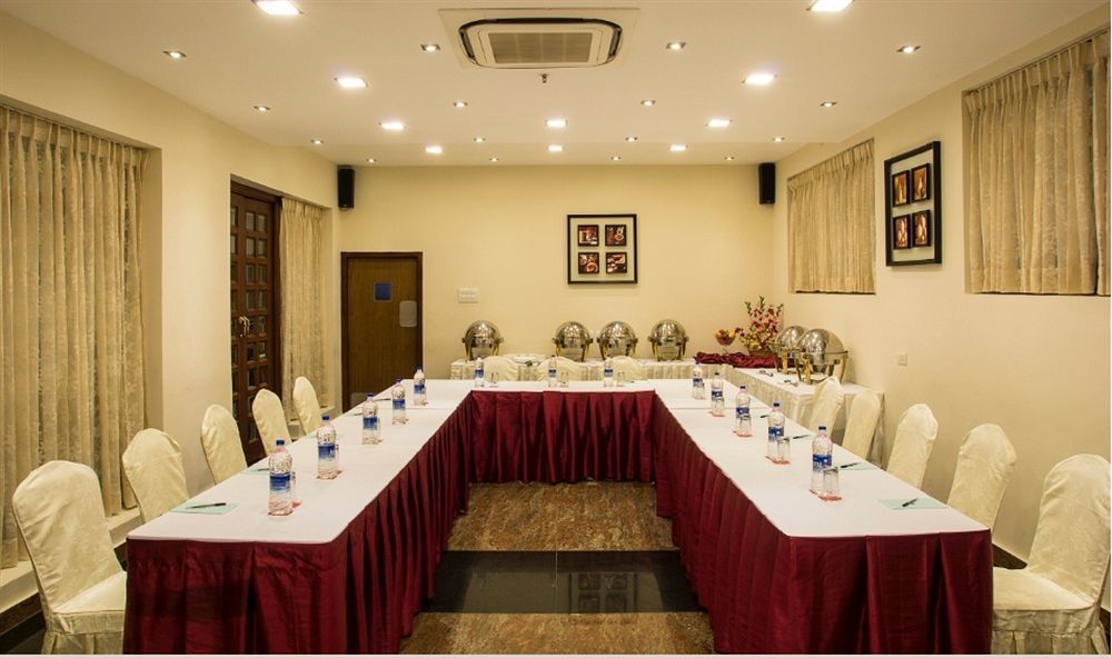 Hotel Jc Residency 3*