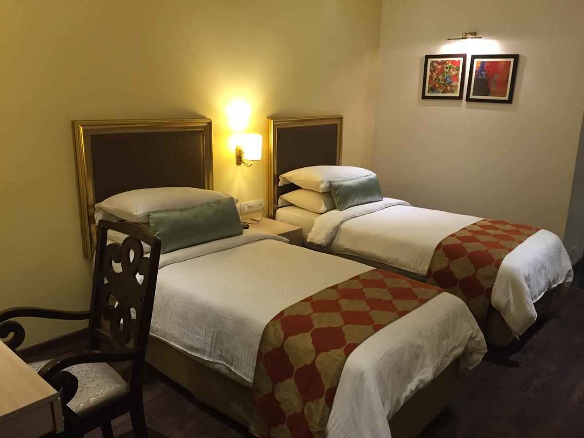 Royal Regency Hotel 3*
