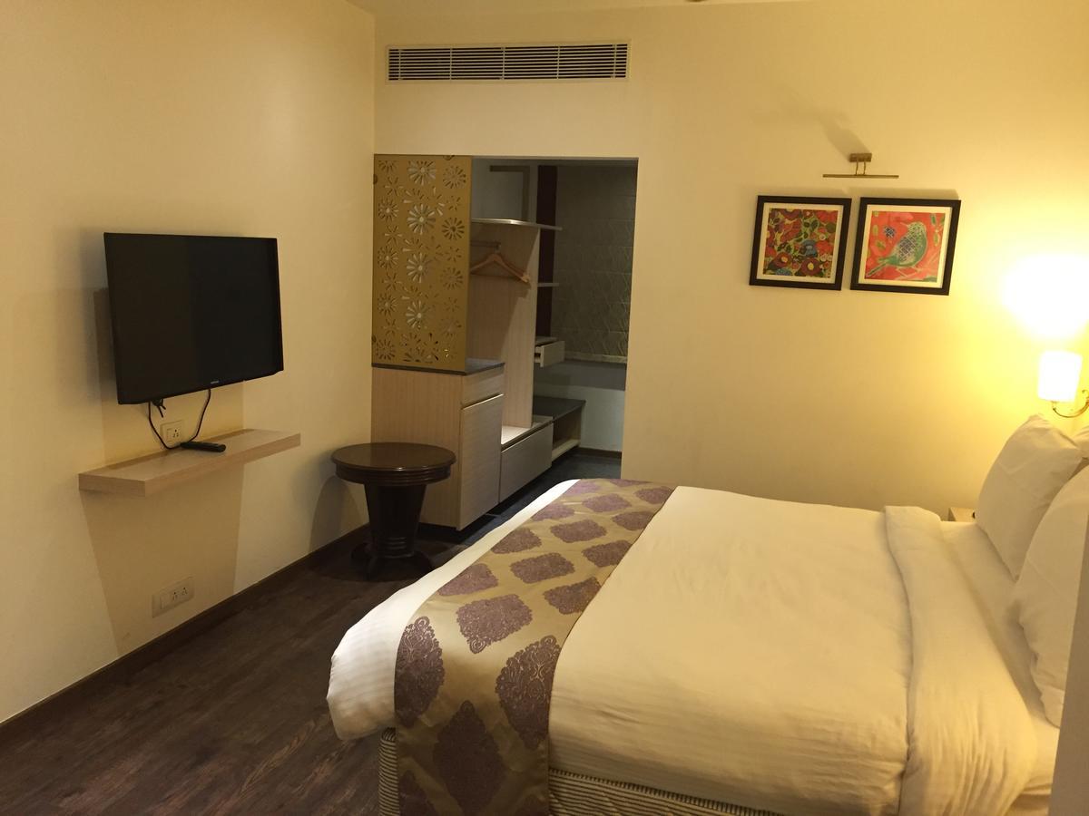 Royal Regency Hotel 3*