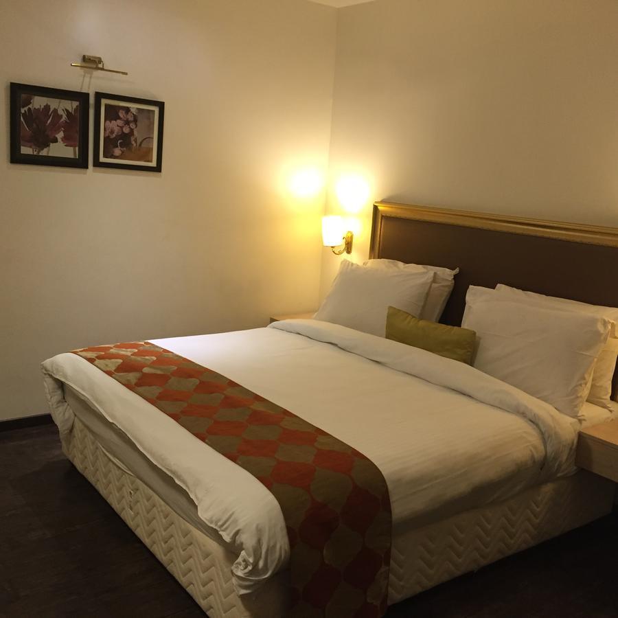 Royal Regency Hotel 3*