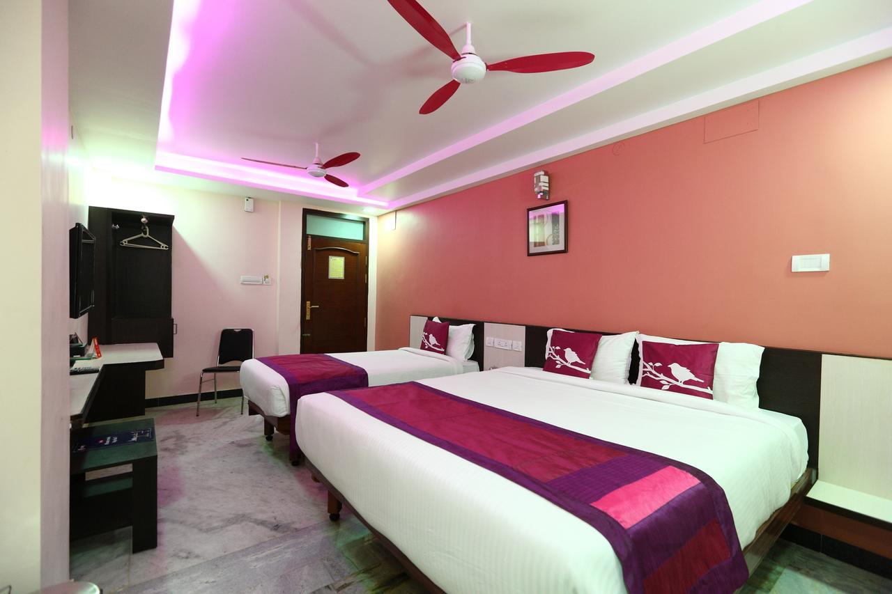Lotus Hotel 3*