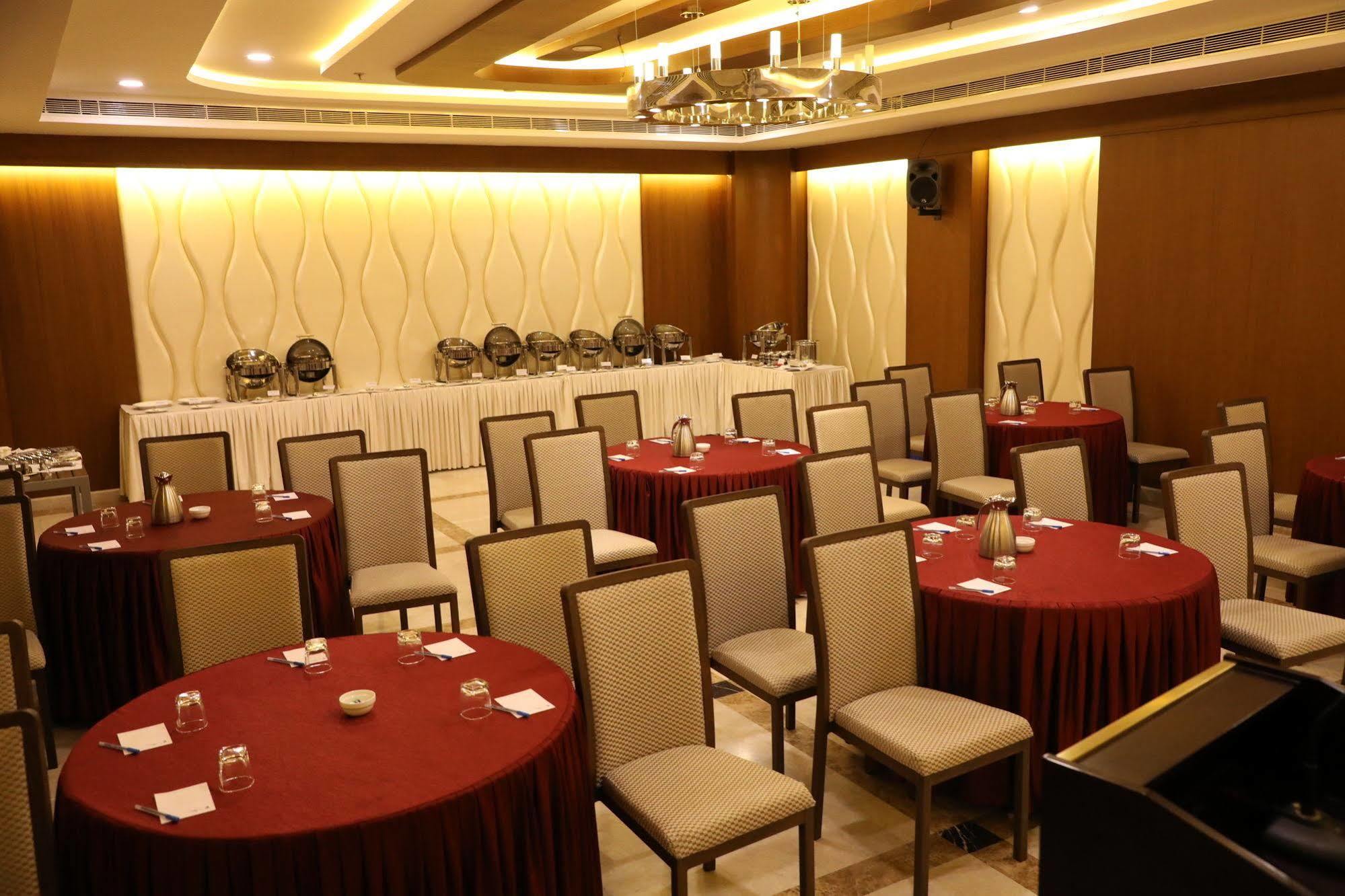 Hotel The Thangam Grand