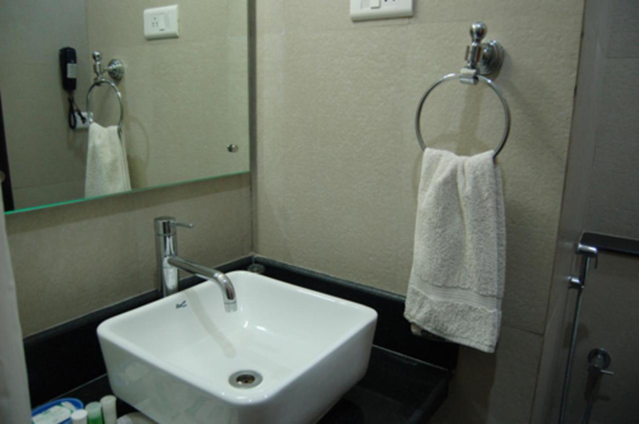 Park Plaza 2*