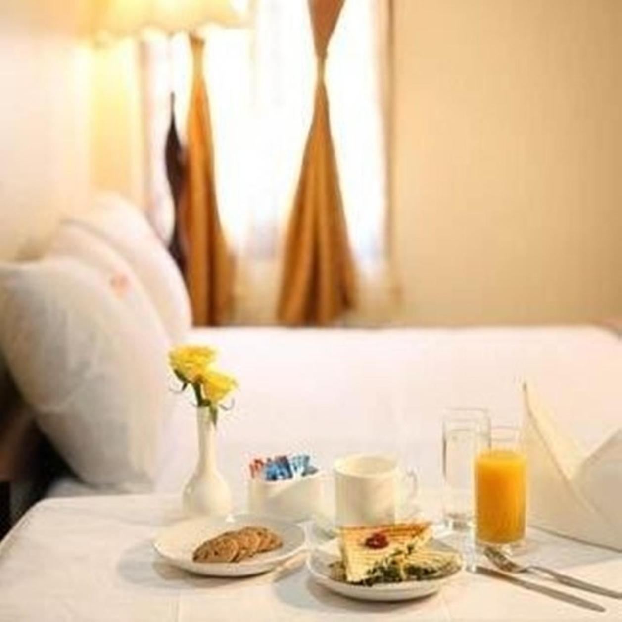 Hotel Meenakshi's Sunshine 2*