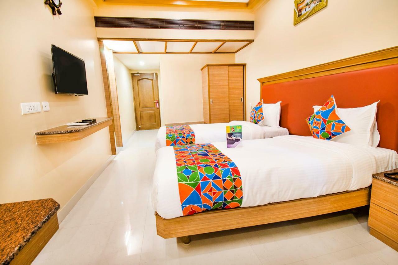 Hotel Fabhotel Bairav Grand