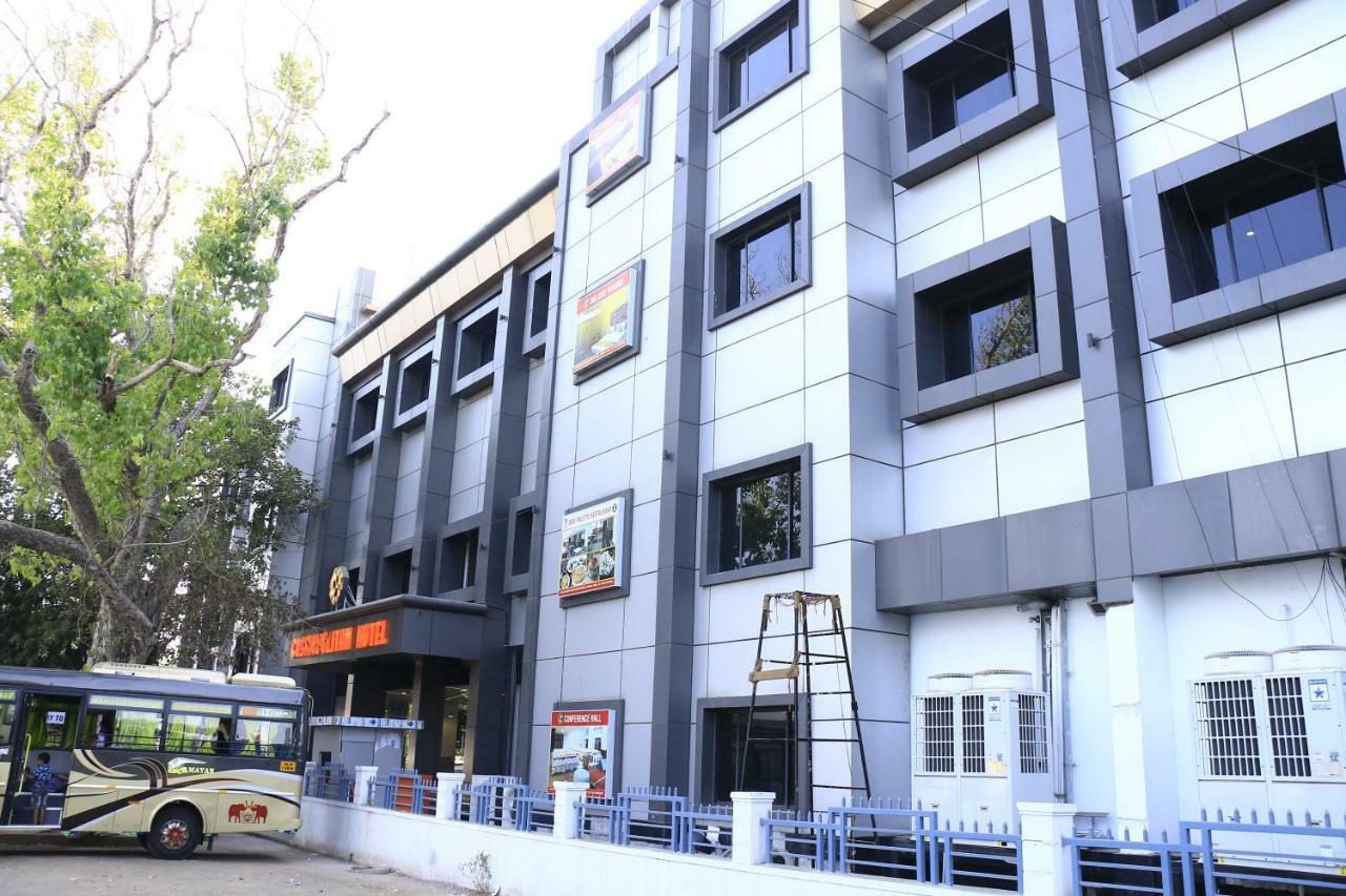 Cosmopolitan Hotel 3*