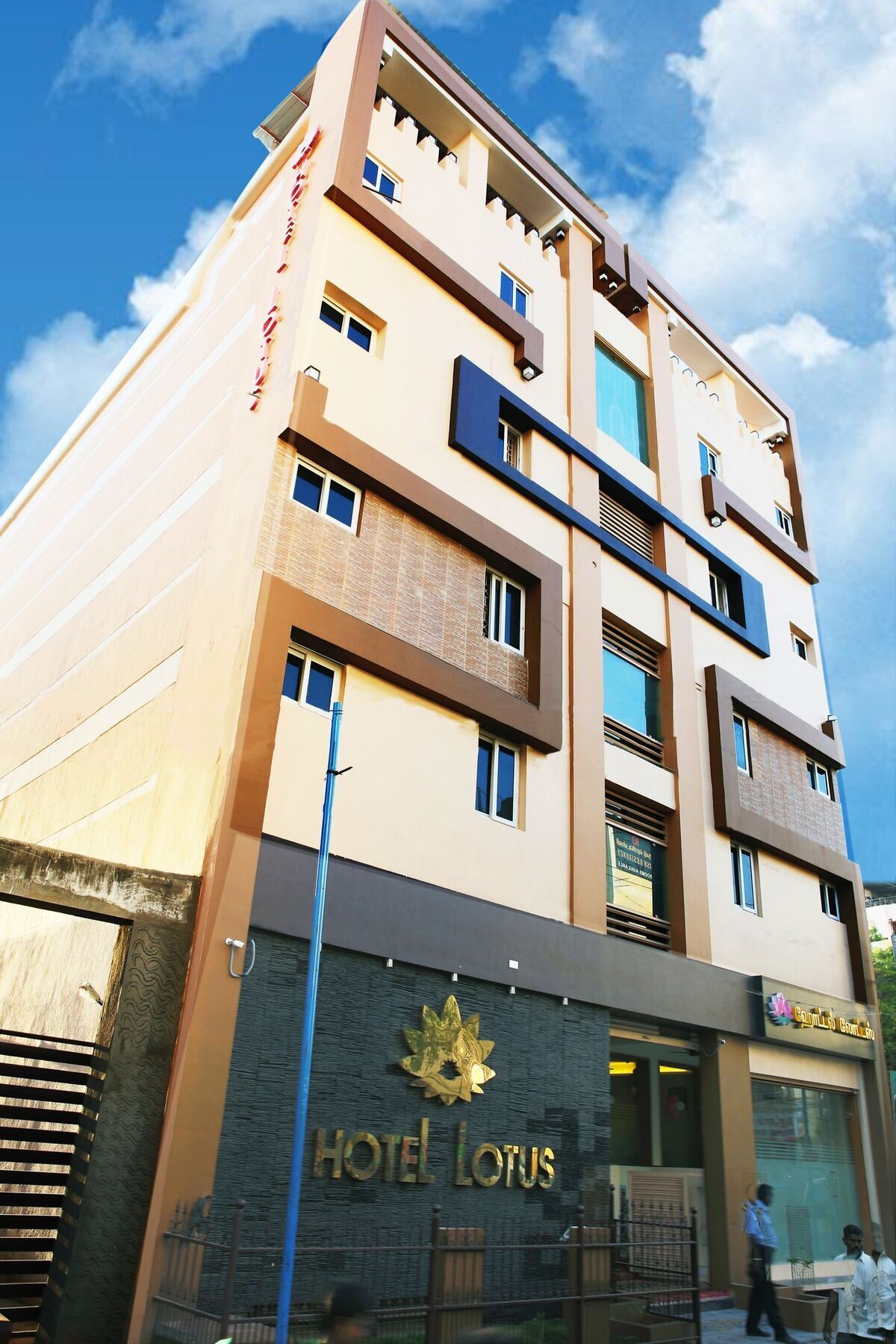 Hotel Lotus 3*