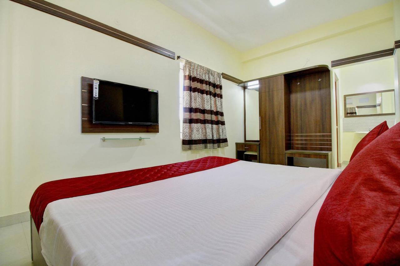 Oyo 14815 Anu Residency 3*