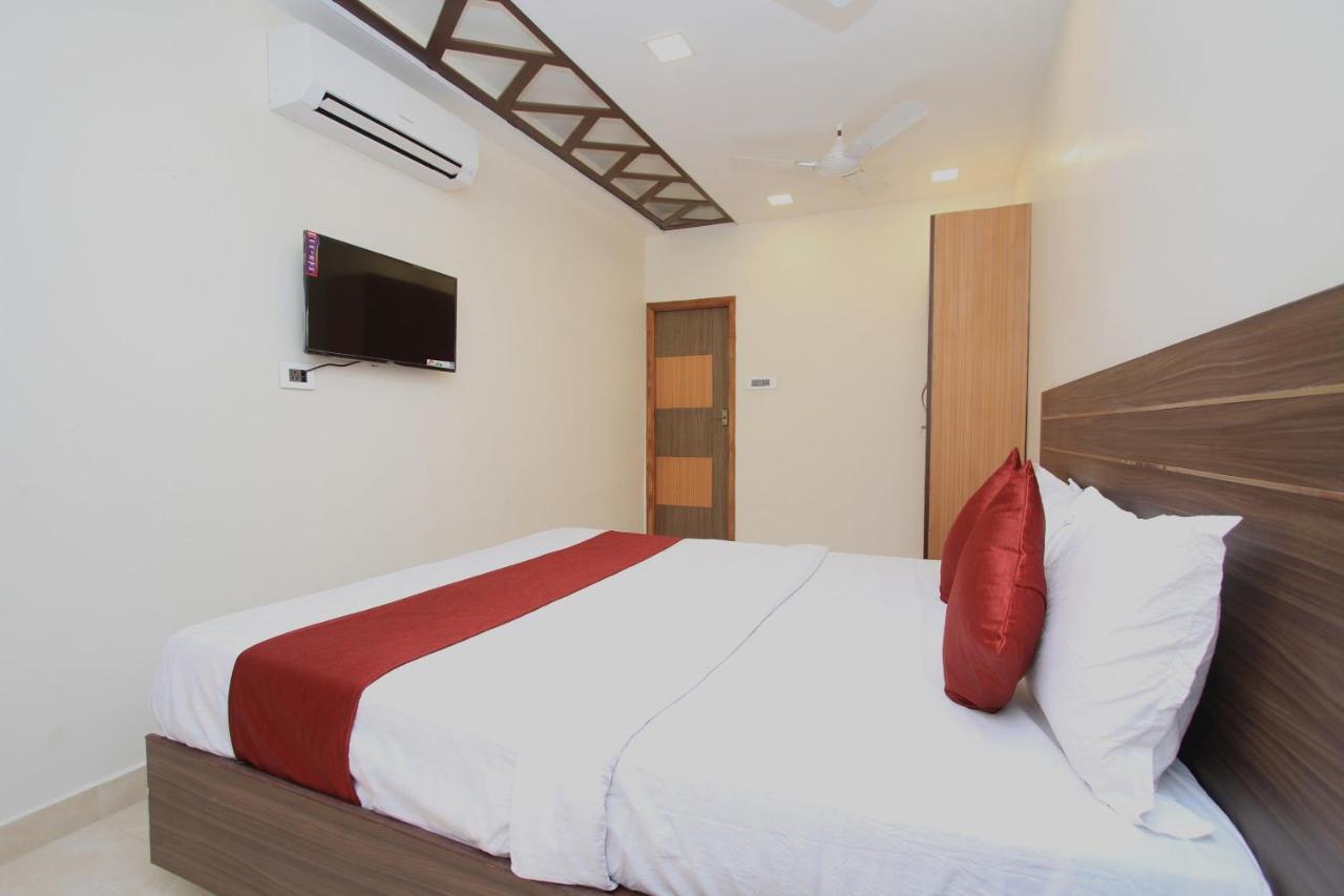 Oyo 14715 Serene Hotel 3*
